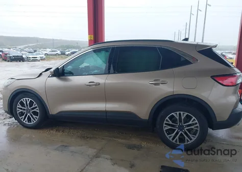 2020 Ford Escape Sel z USA, uszkodzony, nr VIN 1FMCU0H64LUB89853